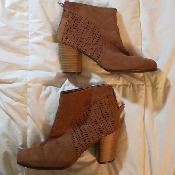 cut out booties - Picture 2 of 7